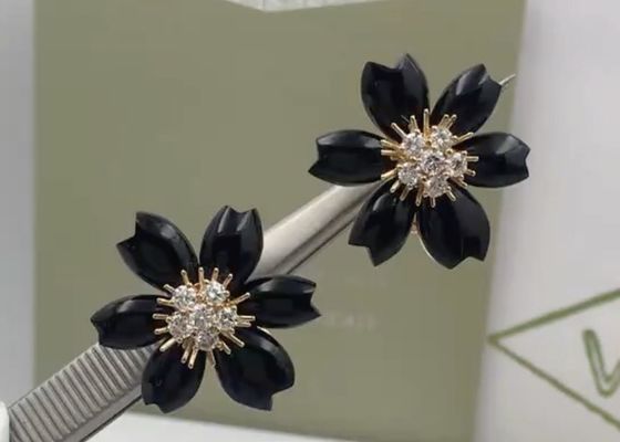 Boucles d'oreille à extrémité élevé élégantes de l'or 18K de cadeaux d'amie avec des diamants